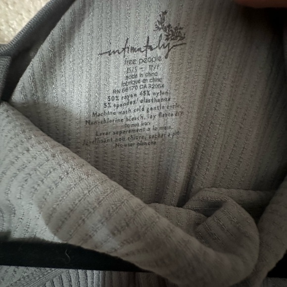Athletic free people grey tank from small boutique on Martha’s Vineyard - Picture 4 of 4